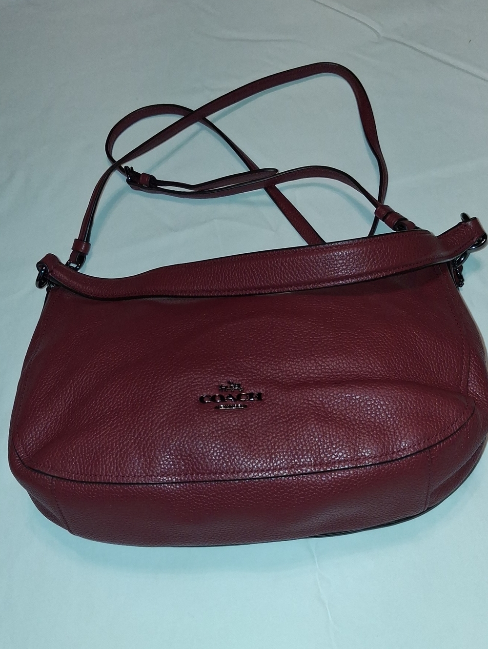 Coach Pebbled Leather Crossbody Shoulder Bag in Wine. sz 12wx8l